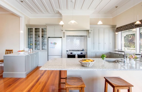 Bluff Hill Casa | The Verandah - Napier Holiday Home
