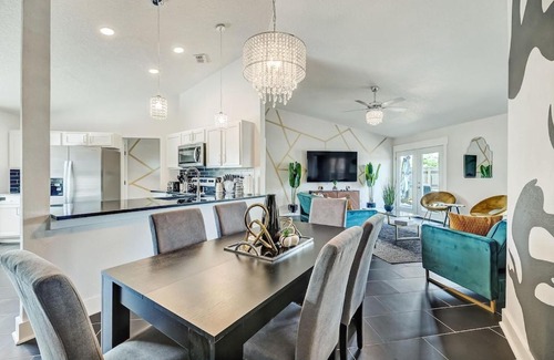 Westside Casa | The Vibe Retreat Pool Hot Tub Gameroom Firepit