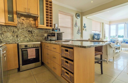 Gordons Bay Central Apartamento | 'The View' - 2 bedroom on the Water's Edge overlooking Bikini Beach