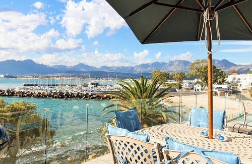 Gordons Bay Central Apartamento | 'The View' - 2 bedroom on the Water's Edge overlooking Bikini Beach