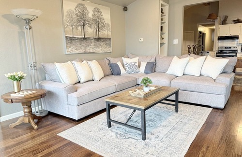 Tumbling Shoals Casa | The View at GFL - Panoramic Views - Lakefront - Waterfall - Beach - Hike - Relax
