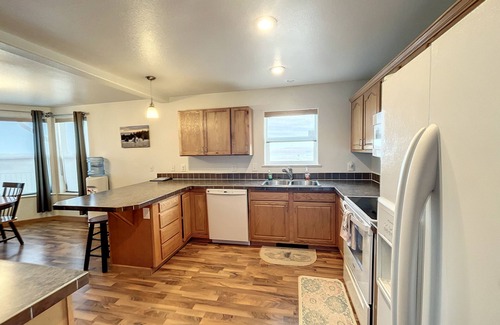 Saddlestring Casa | The View at Lake Desmet!