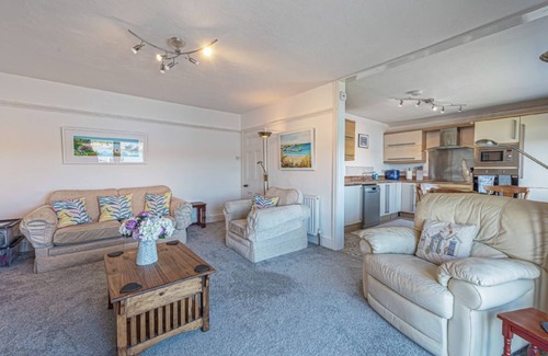 Cemaes Bay Apartamento | The View @ The Moorings - an apartment that sleeps 5 guests in 2 bedrooms