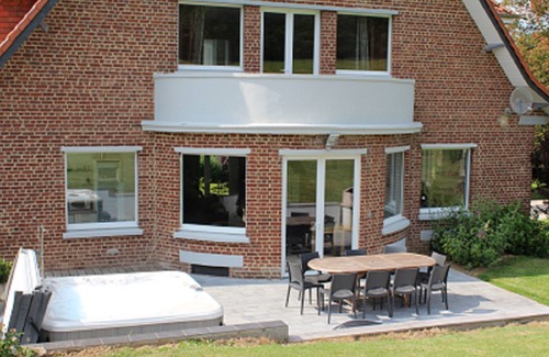 Loison-sur-Crequoise Villa | La Villa Des Groseilliers con spa privado y campo de golf rústico de 5 hoyos