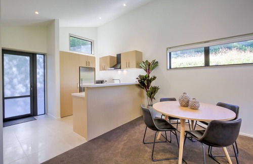 Queenstown Casa | The Villa Lookout - Queenstown Holiday Villa