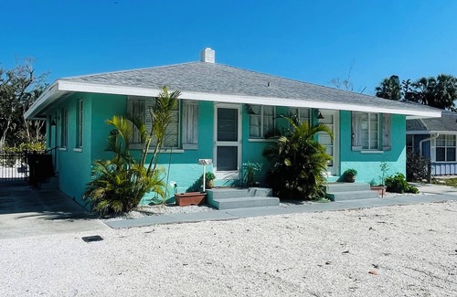 Longbeach Village Casa | The Village Bungalow of Long Beach in Longboat Key