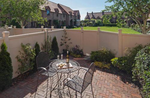 Stoke Apartamento | The Village Green Apartment