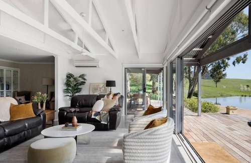 Strath Creek Casa | The Village Green Estate