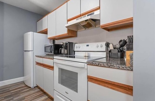 Gilford Casa | The Village of Paugus Bay Studio Close To It All!
