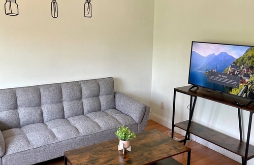 Mamaroneck Apartamento | The Village - Private apartment w/ parking 5 min walking
