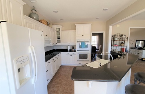 Marble Falls Casa | The Vineyard Vista - wildflowers, fire pit, near state parks, wineries, lakes