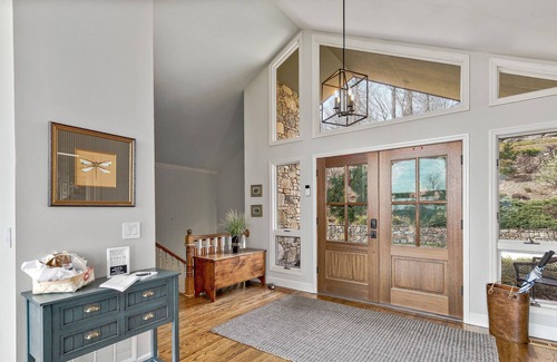 Laurel Park Casa | “THE VISTA” at Laurel Park/Hendersonville. 5 🌟🌟🌟on other sites ! Lux listing!