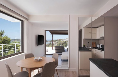 Vouliagmeni Apartamento | The Vouliagmeni Penthouse