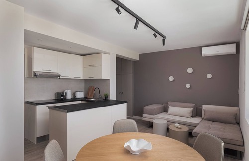 Vouliagmeni Apartamento | The Vouliagmeni Penthouse