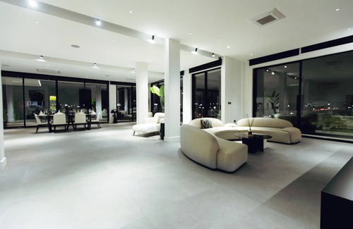 Teshie Apartamento | The VVS Apartments - Penthouse Apartment