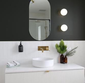 North Hobart Hotel | The Waggon Stables Boutique Accommodation