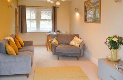 Falstone Casa | The Waiting Room