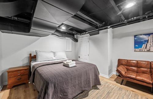Shadyside Apartamento | The Walnut Suites - The Onyx Suite