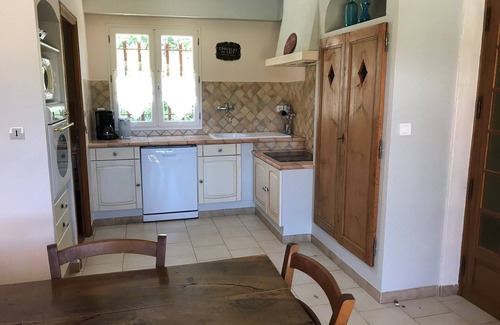 Cabannes Casa | The warblers house ground floor swimming pool accessibility pets
