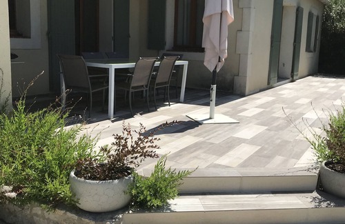 Cabannes Casa | The warblers house ground floor swimming pool accessibility pets