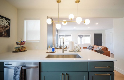 Broadmoor Casa | The Warren at Roanoke -Hot Tub-