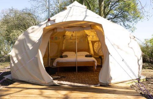 Brackley Otro | The Warren, Hot Tub and wood burning stove