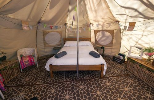 Brackley Otro | The Warren, Hot Tub and wood burning stove