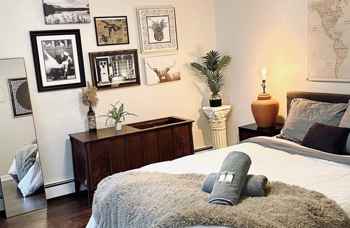 Warwick Apartamento | The Warwick Flat - Dead center of The Village!