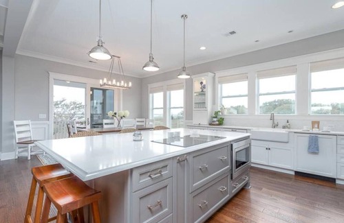 Charleston Casa | The Watch - ¡En el agua con hermosas vistas del atardecer!