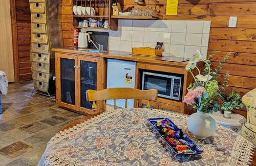 Warburton Cabaña | The Water Cottage