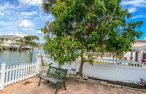 Madeira Beach Villa | The Waterfront Relax House