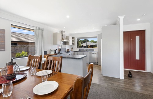 Ruakaka Cabaña | The Waterfront Ruakaka - Ruakaka Holiday Home