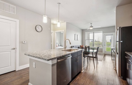 South Arlington Apartamento | The Watson 340 I Comfy 2 Bed 1 Bath