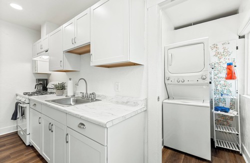 Visalia Casa | The Watson House near Kaweah Health Hospital