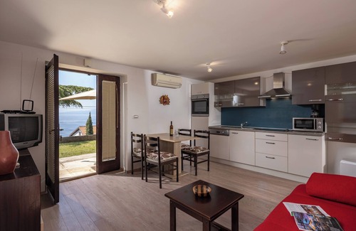 Zurkovo Apartamento | The Wave - Apt with Seaview and Garden, Kostrena, Croatia