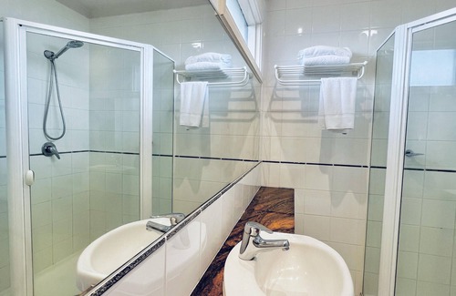 Glen Waverley Hotel | The Waverley International Hotel