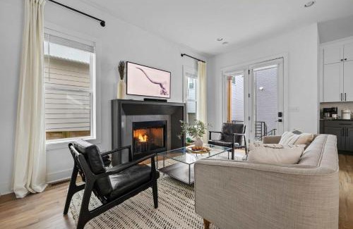 Edgehill Casa | The Waylon - Newly Redesigned, Rooftop with Sauna