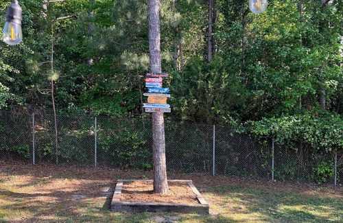 Pine Forest Casa | The Waypoint, 4BR/7Beds/2.5Bath Travel Themed Vacation Home adjacent to FT Bragg