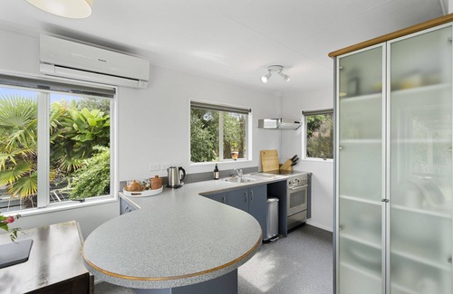 Waikanae Casa | The Wee Blue Bach - Waikanae Beach Holiday Home