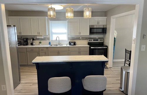 Winston - Salem Casa | The Welcoming Winston | 3BR Cozy Home & Pool Table