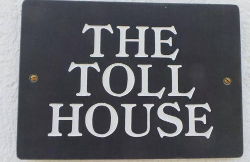 Cwmduad Casa | The Welsh Toll House