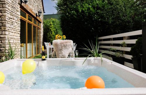 Wick Casa | The West Barn near Bath, sleeps 24 and 2 hot tubs