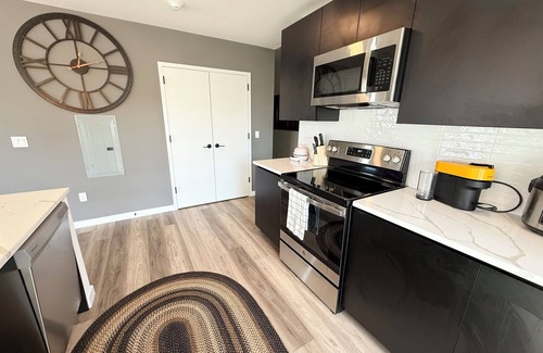 White Plains Apartamento | The Westchester Experience. Free parking!
