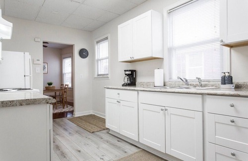 Kansas City Apartamento | The Westport Suite*Walk to 39th ST*Mins to Plaza