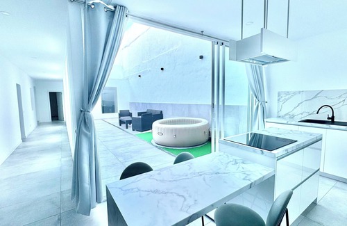 Vecindario Casa | The White House