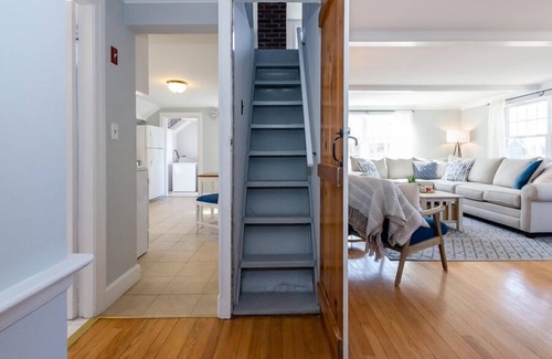 West Dennis Casa | The Whale's Tail Cottage- A Retreat With Charm and Comfort to Spare! RPAM016