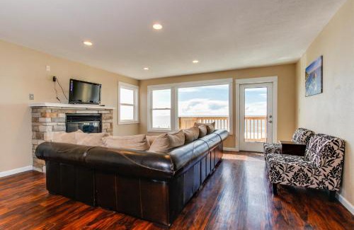 Lincoln City Casa | The Whale