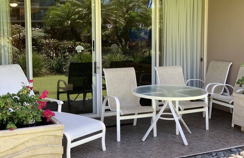 Kaanapali Apartamento | Aston en The Whaler ~ Lujoso y remodelado estudio en el patio de la planta baja ~