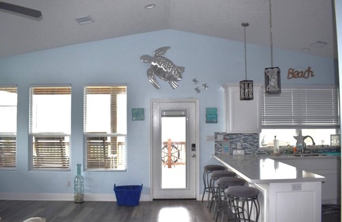 Port Bolivar Casa | The Wheelhouse is a beautiful beach home to accommodate the whole family!
