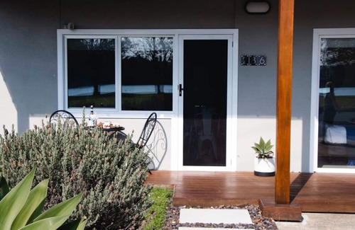 Lakes Entrance Apartamento | The Wheelhouse - 2br Waterfront Apartment en el centro de la ciudad.